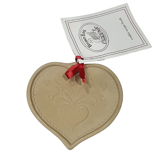 Vintage Brown Bag Cookie Art 1986 Heart Cookie Mold Cottage Core Valentine's Day - Picture 1 of 2